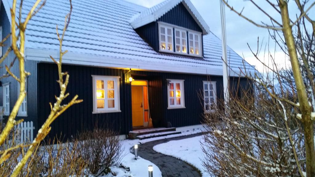 Guesthouse Heba Stokkseyri ภายนอก รูปภาพ