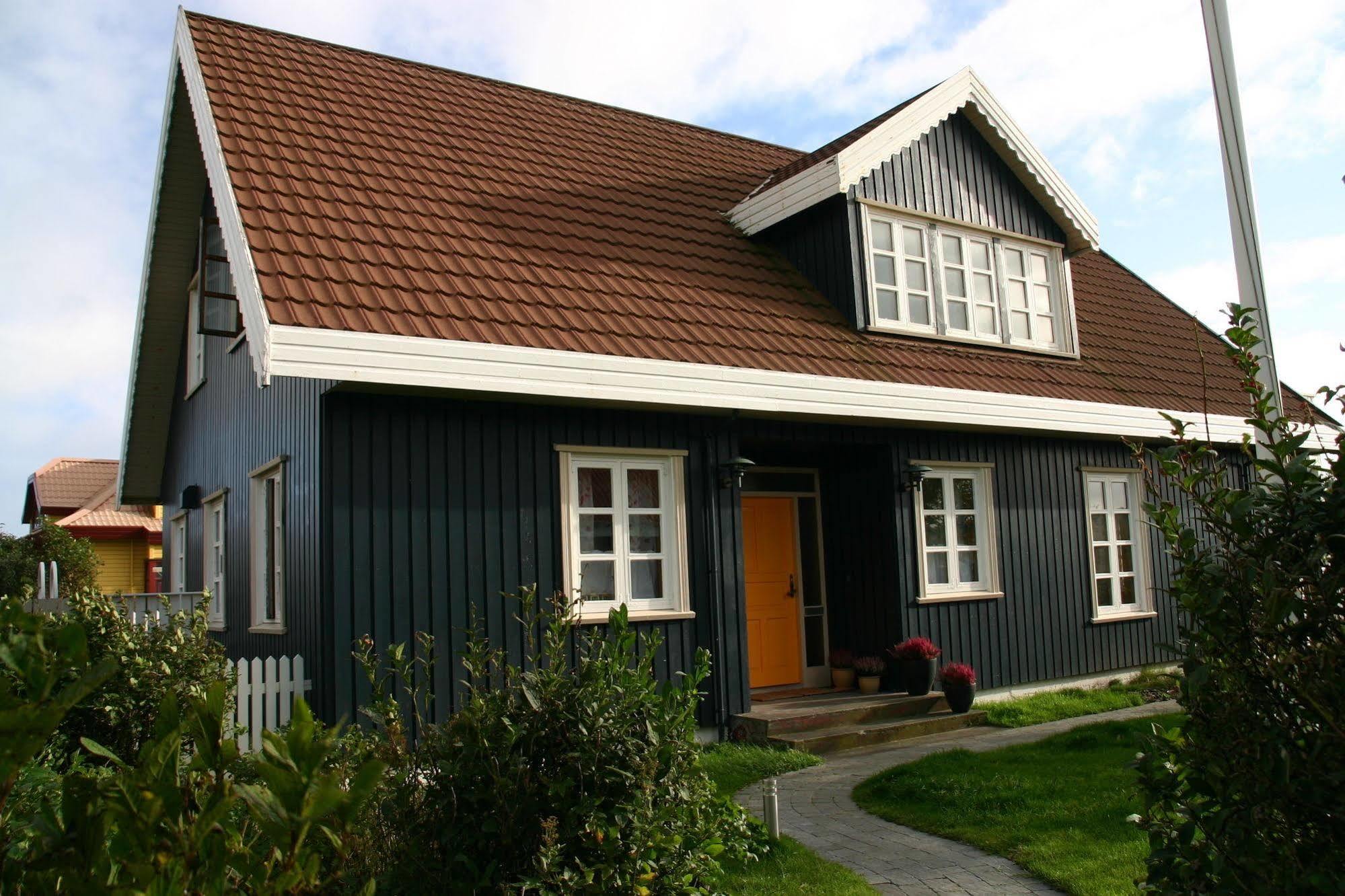 Guesthouse Heba Stokkseyri ภายนอก รูปภาพ