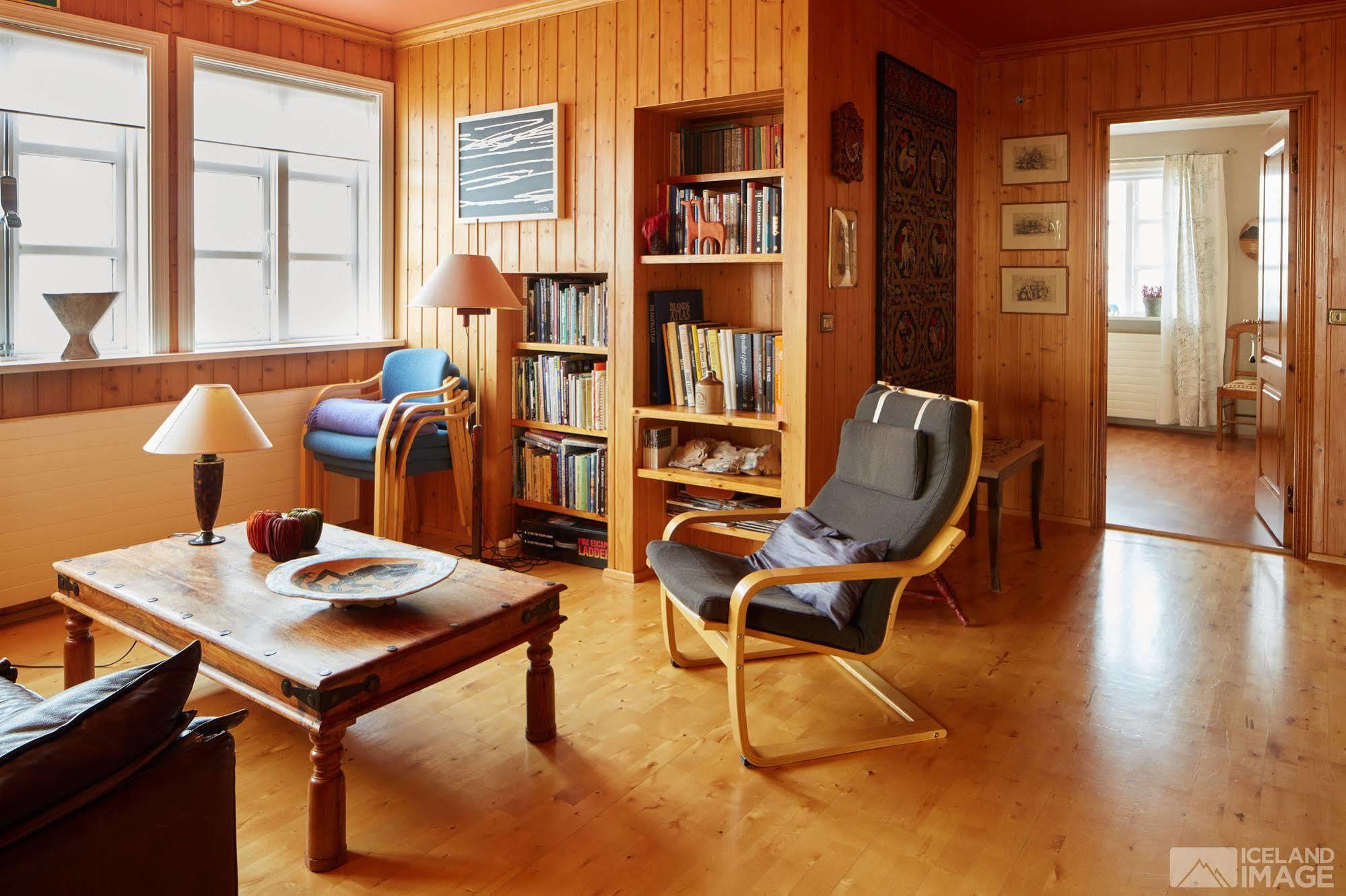 Guesthouse Heba Stokkseyri ภายนอก รูปภาพ