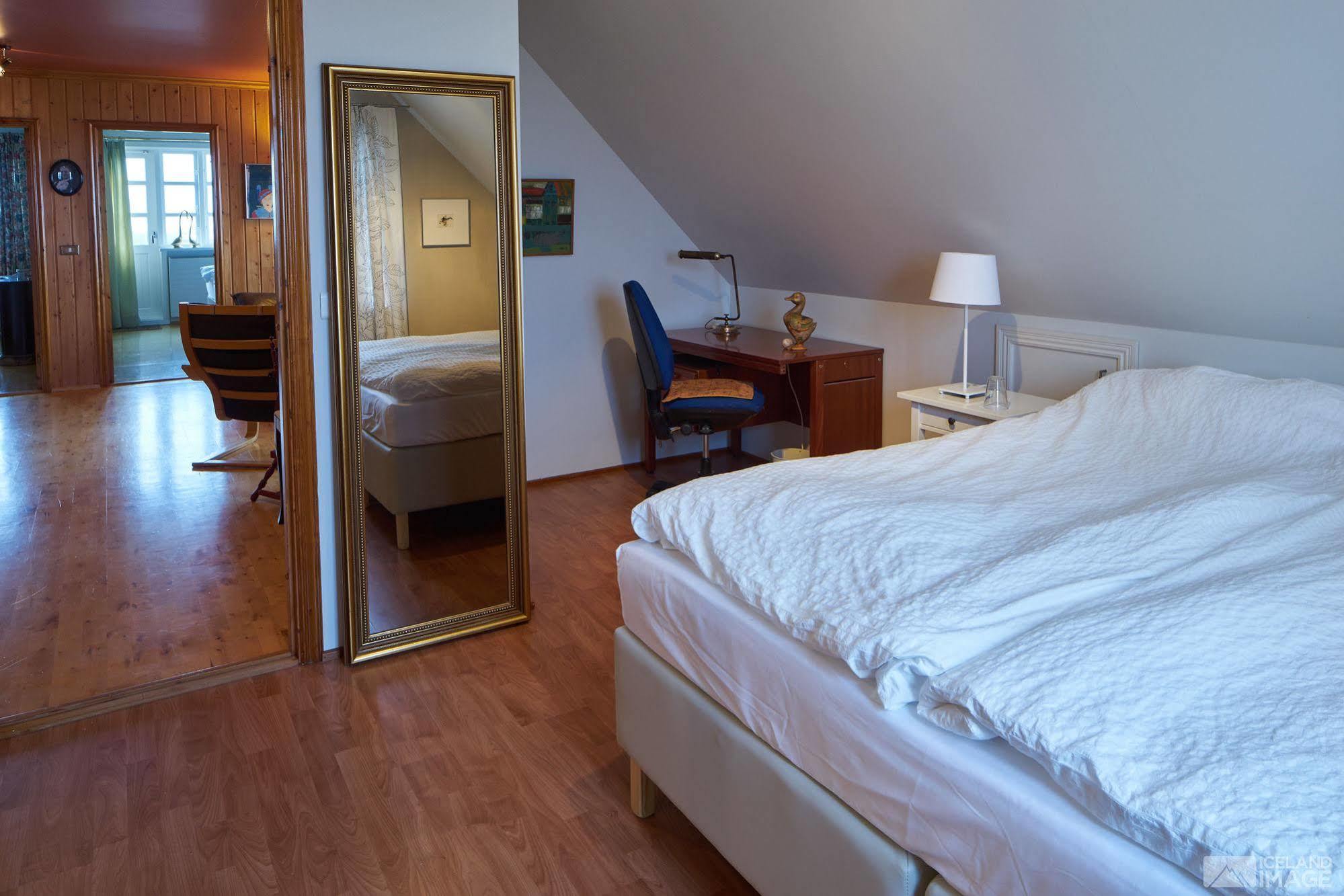 Guesthouse Heba Stokkseyri ภายนอก รูปภาพ