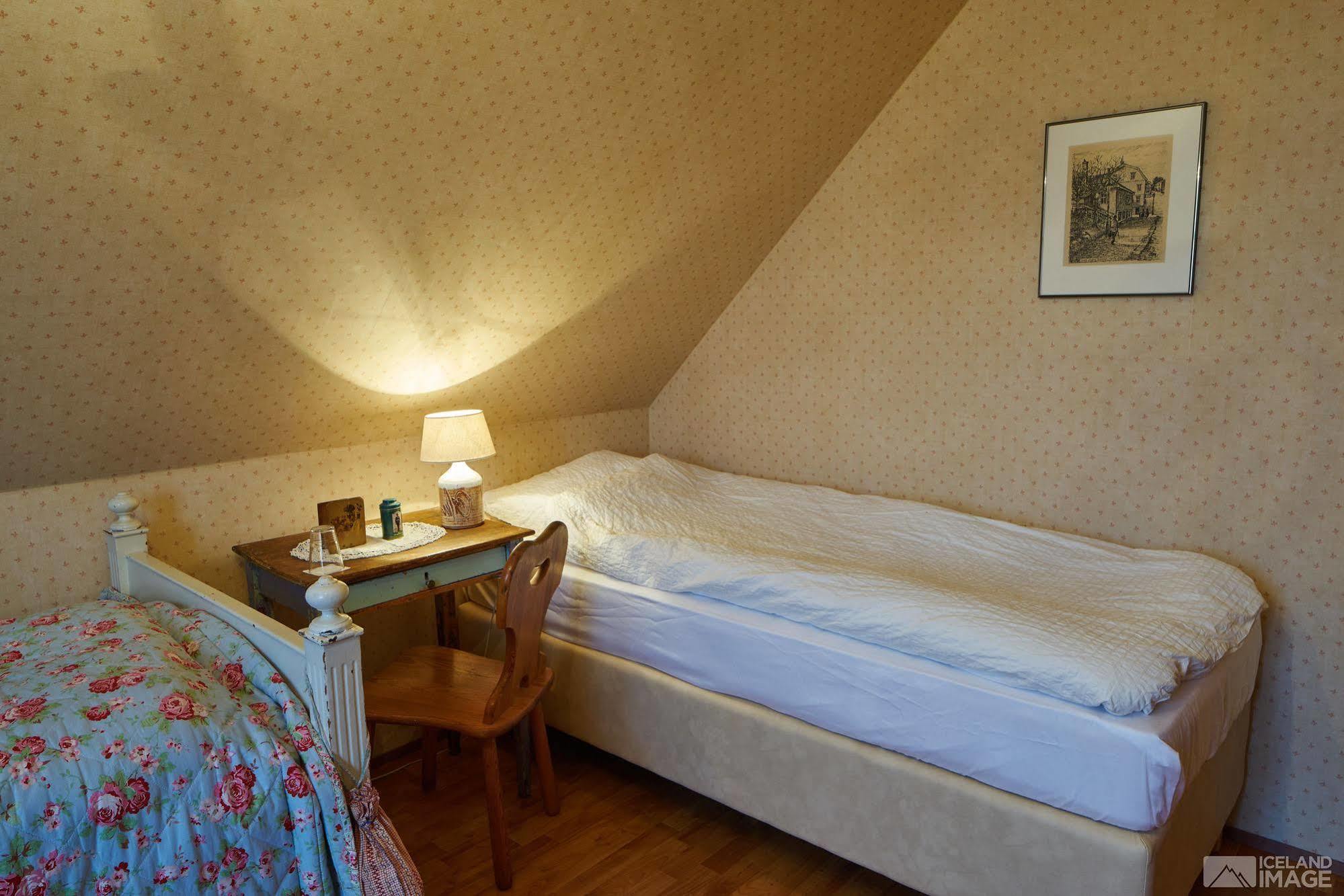 Guesthouse Heba Stokkseyri ภายนอก รูปภาพ