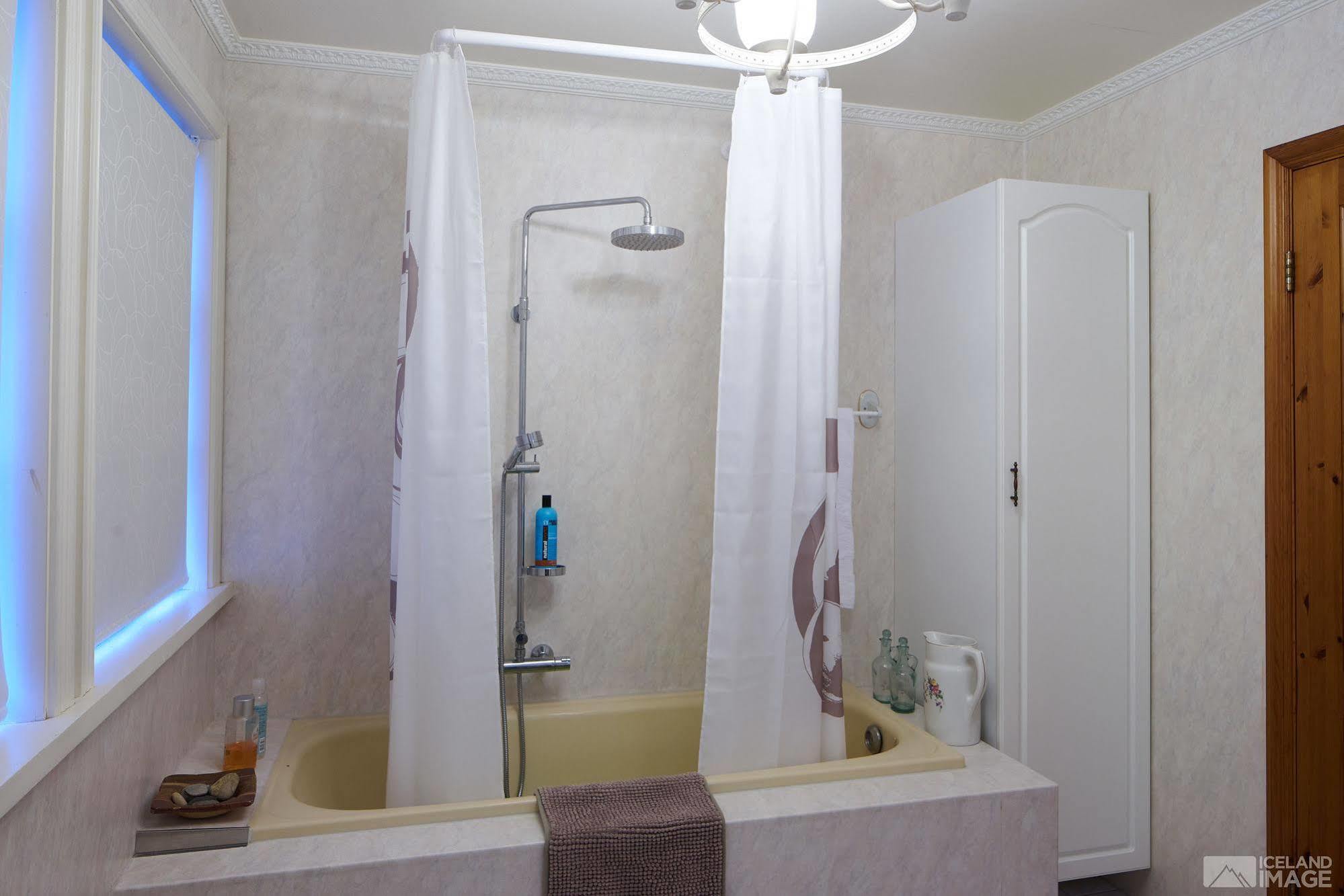 Guesthouse Heba Stokkseyri ภายนอก รูปภาพ